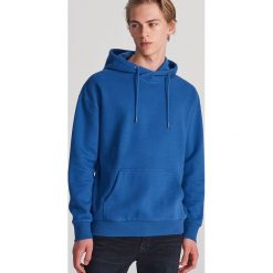 Gładka bluza z kapturem - Niebieski. Niebieskie bluzy męskie Reserved, s, bez wzorów, z kapturem, bez rękawów, z kapturem. Za 89,99 zł.
