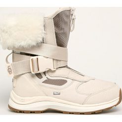 UGG - Śniegowce. Śniegowce damskie Ugg, z lyocellu, bez zapięcia. Za 979,90 zł.