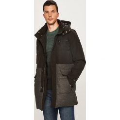 Desigual - Kurtka. Czarne płaszcze męskie Desigual, m, bez wzorów, z bawełny, długie, z kapturem. W wyprzedaży za 499,90 zł.