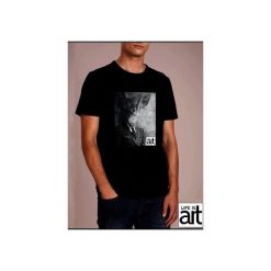 T-shirt : " zając ". Czarne t-shirty męskie Life is art, s, bez wzorów, klasyczne, z klasycznym kołnierzykiem. Za 120,00 zł.