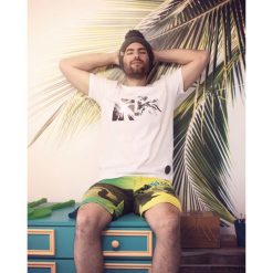 T-shirt PERSPECTIVE WHITE. Białe t-shirty męskie Pakamera, m, z nadrukiem, klasyczne, z klasycznym kołnierzykiem. Za 129,00 zł.