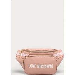 Love Moschino - Nerka skórzana. Różowe nerki damskie Love Moschino, w paski, ze skóry, duże, z aplikacjami. Za 959,90 zł.