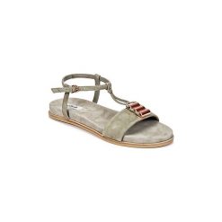 Sandały Clarks AGEAN COOL. Szare sandały damskie Clarks, bez wzorów, bez obcasa, bez zapięcia. Za 300,30 zł.