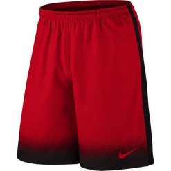 Nike Spodenki męskie Laser Woven Printed czerwony r. XXL (799870 657). Czerwone spodenki i szorty męskie marki Nike, sportowe. Za 99,00 zł.