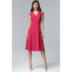 Sukienka bez rękawów midi w kolorze fuksji. Czerwone sukienki damskie NIFE, na imprezę, s, bez wzorów, z elastanu, eleganckie, bez kołnierzyka, bez rękawów, midi, dopasowane. Za 179,00 zł.