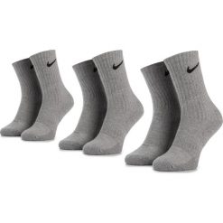Zestaw 3 par wysokich skarpet damskich NIKE - SX6842 063 Szary. Szare skarpetki damskie Nike, bez wzorów, z elastanu. Za 39,00 zł.