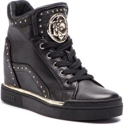 Sneakersy GUESS - Finer2 FL5FR2 LEA12 BLACK. Czarne półbuty damskie Guess, na co dzień, z aplikacjami, ze skóry, bez obcasa, na koturnie, bez zapięcia. Za 719,00 zł.