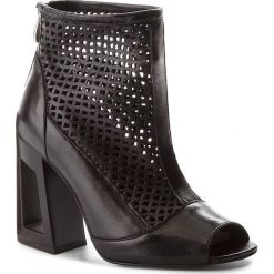 Botki OLEKSY - 562/320 Czarny. Czarne buty zimowe damskie Oleksy, ze skóry, na obcasie. W wyprzedaży za 229,00 zł.