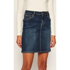 Spódnica jeansowa Tommy Jeans Classic DW0DW08409. Niebieskie spódniczki damskie Tommy Jeans, bez wzorów, z jeansu. Za 349,00 zł.