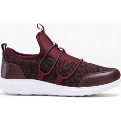 Sneakersy bonprix bordowy. Czerwone sneakersy damskie bonprix. Za 49,99 zł.