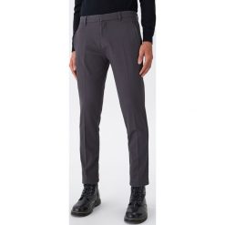 Spodnie chino - Szary. Szare spodnie męskie House, s, bez wzorów. Za 129,99 zł.