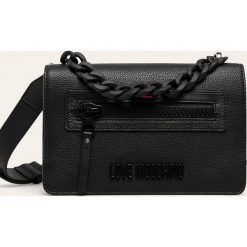Love Moschino - Torebka skórzana. Czarne listonoszki damskie Love Moschino, bez wzorów, ze skóry, małe, bez dodatków. W wyprzedaży za 959,90 zł.
