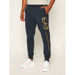 Spodnie dresowe EA7 Emporio Armani 8NPPC1 PJ05Z 1583. Niebieskie jeansy męskie EA7 Emporio Armani, s, bez wzorów, z jeansu. Za 419,00 zł.