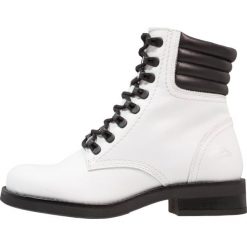Botki damskie lity: Bullboxer Botki sznurowane white
