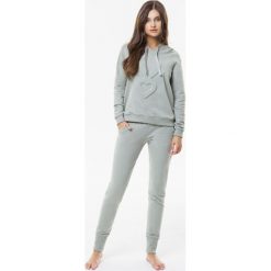 Cardio Bunny - Bluza Pretty. Zielone bluzy damskie Cardio Bunny, m, bez wzorów, z elastanu, bez rękawów, z kapturem. W wyprzedaży za 159,90 zł.