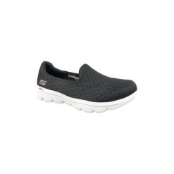 Tenisówki Skechers Go Walk 15738-BKW. Trampki i tenisówki damskie Skechers, bez wzorów, bez zapięcia. Za 219,99 zł.