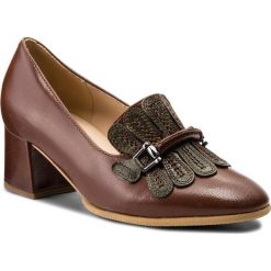 Półbuty GABOR - 82.201.24 Teak/Olive. Pomarańczowe półbuty damskie Gabor, z aplikacjami, ze skóry, eleganckie, bez obcasa, na obcasie, bez zapięcia. W wyprzedaży za 399,00 zł.
