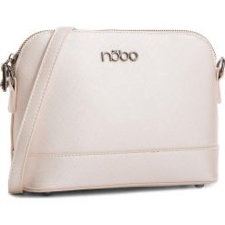 Torebka NOBO - NBAG-E1460-C000 Perłowy. Białe listonoszki damskie Nobo, ze skóry ekologicznej. W wyprzedaży za 109,00 zł.