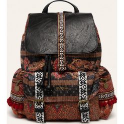 Desigual - Plecak. Czarne plecaki damskie Desigual, bez wzorów, z poliesteru. W wyprzedaży za 319,90 zł.