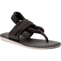 Sandały ZAXY - Vibe Sandal Fem 82155 Black 90058 W285101. Czarne klapki damskie Zaxy, bez wzorów, z tworzywa sztucznego, bez obcasa. Za 139,00 zł.