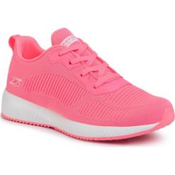 Buty SKECHERS - Bobs 33162 Npnk Pink. Różowe buty sportowe damskie Skechers, na co dzień, bez wzorów, z tworzywa sztucznego, bez obcasa, na płaskiej podeszwie, bez zapięcia. Za 229,99 zł.
