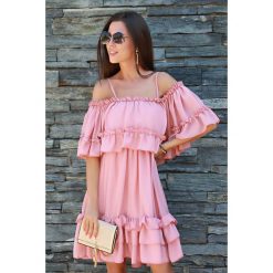 Sukienka RADINA PINK. Różowe sukienki damskie IVET, na co dzień, na lato, bez wzorów, bez kołnierzyka, z krótkim rękawem, krótkie, mini. W wyprzedaży za 99,00 zł.