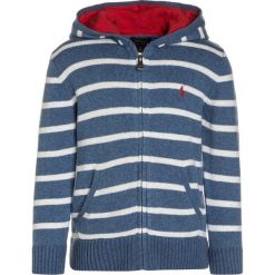 Polo Ralph Lauren STRIPE HOOD Kardigan denim heather. Niebieskie swetry chłopięce marki Polo Ralph Lauren, z bawełny, polo. Za 399,00 zł.