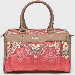 Desigual - Torebka. Różowe torebki klasyczne damskie marki Desigual, w paski, z poliesteru, na ramię, średnie. W wyprzedaży za 239,90 zł.