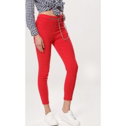 Czerwone Spodnie Freeborn. Czerwone spodnie damskie Born2be, m, z dzianiny. Za 54,99 zł.