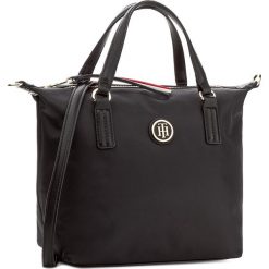 Torebka TOMMY HILFIGER - Poppy Small Tote AW0AW04361 002. Czarne torebki klasyczne damskie TOMMY HILFIGER, bez wzorów, z materiału, klasyczne, duże, bez dodatków. Za 349,00 zł.
