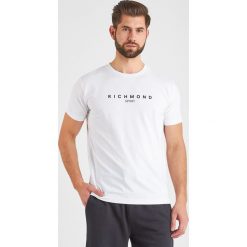 T-SHIRT john richmond sport. T-shirty męskie John Richmond Sport, m, bez wzorów, sportowe, bez kołnierzyka. W wyprzedaży za 175,20 zł.