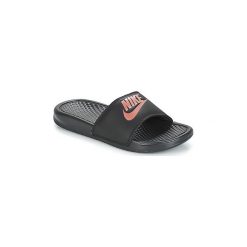 Klapki Nike BENASSI JUST DO IT W. Czarne klapki damskie Nike, bez wzorów, bez obcasa. Za 99,99 zł.