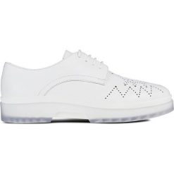Geox - Buty. Białe buty sportowe damskie Geox, bez wzorów, ze skóry, sportowe. W wyprzedaży za 449,90 zł.