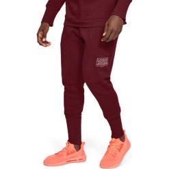 Under Armour Baseline Spodnie dresowe Czerwony. Czerwone spodnie męskie Under Armour, xxl, bez wzorów, z bawełny. Za 309,95 zł.