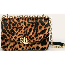 Lauren Ralph Lauren - Torebka skórzana. Żółte listonoszki damskie Lauren Ralph Lauren, w paski, z poliesteru, na ramię, małe, zamszowe, bez dodatków. W wyprzedaży za 799,90 zł.