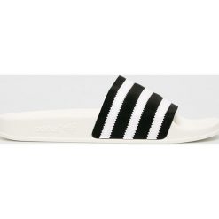 Adidas Originals - Klapki Adilette. Czarne klapki damskie adidas Originals, bez wzorów, z materiału, bez obcasa. Za 169,90 zł.
