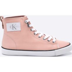 Calvin Klein Jeans - Trampki. Różowe trampki i tenisówki damskie marki Calvin Klein Jeans, z jeansu, na sznurówki. W wyprzedaży za 329,90 zł.