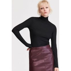 Spódnica z imitacji skóry - Bordowy. Czerwone spódniczki damskie Reserved, bez wzorów, ze skóry. Za 99,99 zł.
