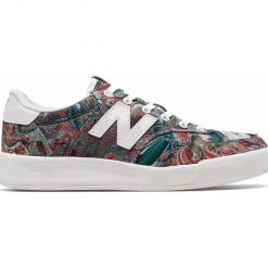 New Balance WRT300PC - Sweet Nectar. Trampki i tenisówki damskie New Balance. W wyprzedaży za 239,99 zł.
