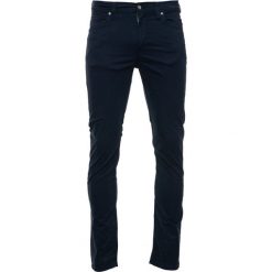 Mustang spodnie męskie Vegas 32/34 ciemnoniebieskie. Niebieskie jeansy męskie Mustang, m, bez wzorów. Za 339,00 zł.