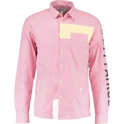 Koszule męskie: Soulland WILCHER APPLICATIONS Koszula red stripes