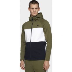 Bluza męska BLM205 - khaki. Brązowe bluzy męskie m, bez wzorów, z dzianiny, z kapturem, bez rękawów, z kapturem. W wyprzedaży za 129,99 zł.