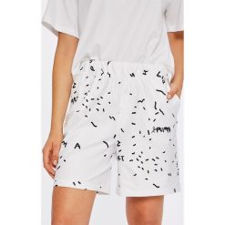 Puma - Szorty x Shantell Martin. Szare spodenki sportowe męskie Puma, l, z bawełny. W wyprzedaży za 199,90 zł.