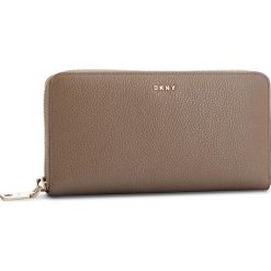 Duży Portfel Damski DKNY - Lg Zip Around R831A658 Desert DES. Brązowe portfele damskie DKNY, bez wzorów, ze skóry. W wyprzedaży za 389,00 zł.