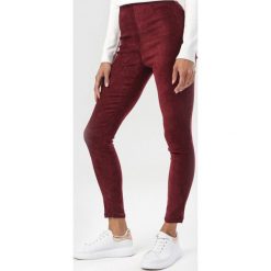 Bordowe Legginsy Perinara. Czerwone legginsy damskie Born2be, bez wzorów. Za 99,99 zł.