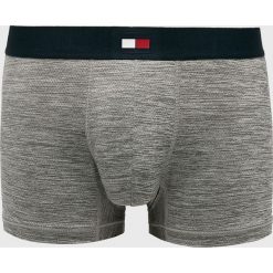 Tommy Hilfiger - Bokserki. Niebieskie bokserki męskie TOMMY HILFIGER, bez wzorów, z elastanu. W wyprzedaży za 89,90 zł.