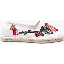 Tamaris - Espadryle. Szare espadryle damskie Tamaris, z haftami, z gumy, na płaskiej podeszwie. W wyprzedaży za 129,90 zł.