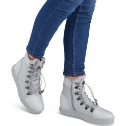 Buty sportowe damskie IdealShoes X9701 Szare. Szare koturny damskie Ideal Shoes, bez wzorów, z tworzywa sztucznego, sportowe. Za 70,00 zł.