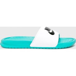 Nike Sportswear - Klapki. Zielone klapki damskie Nike Sportswear, bez wzorów, z materiału, bez obcasa, na płaskiej podeszwie. Za 119,90 zł.