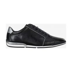 BOSS Hugo Boss Saturn Tenisówki Czarny. Czarne trampki męskie BOSS Hugo Boss, bez wzorów, ze skóry, bez zapięcia. Za 753,95 zł.